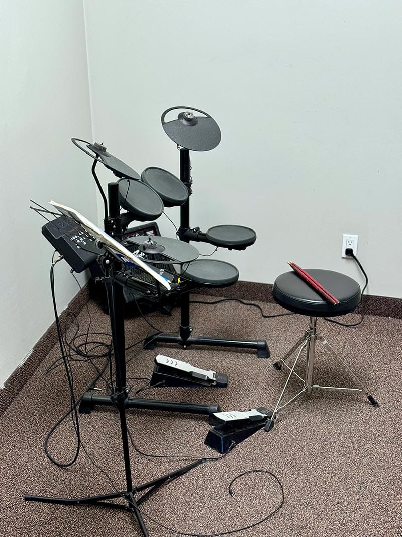 Drum lessons near Toronto at Muzart Music and Art Music School, featuring professional drum kits